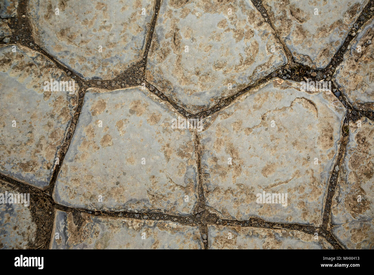 Il pavimento della chiesa (Kirkjugolfid) basalto colonnare affioramento, Kirkjubaejklastur, Islanda Foto Stock