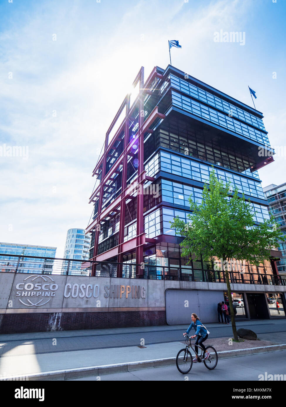 Cosco uffici di spedizione in Hamburg HafenCity district - Cosco - China Ocean Shipping Company è una società di Stato cinese di proprietà di spedizioni e logistica aziendale Foto Stock
