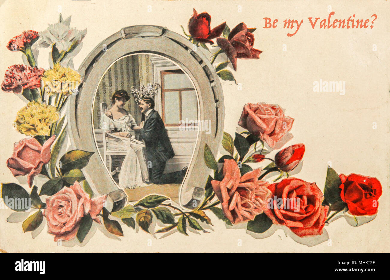 Vintage valentine card del 1915 con amorevole matura in immagine a ferro di cavallo con le rose e il testo 'Essere il mio Valentino? Foto Stock