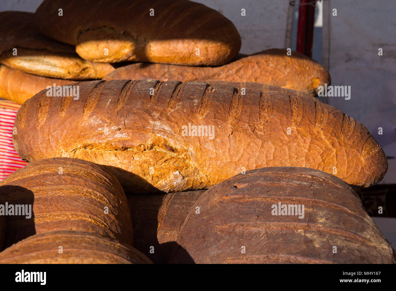 Naturali, villaggio fermentato pane. crosta croccante e pane di patate Foto Stock