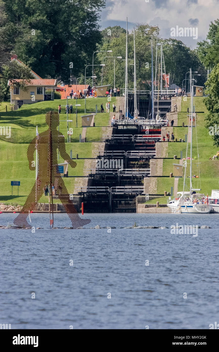 Imbarcazioni da diporto in Goetacanal,volo di serrature,villaggio di Berg,Svezia Foto Stock