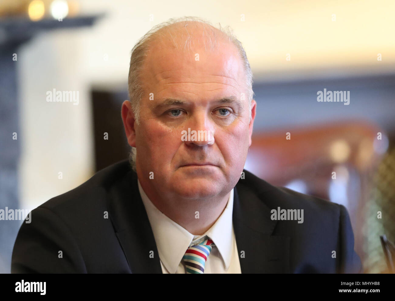 Direttore medico Dr Tony Holohan dal servizio sanitario (HSE) clinico esperto pannello, durante una conferenza stampa per l'indirizzo di interesse pubblico che circonda l'Irlanda la nazionale di screening cervicale programma, presso il Royal College of Physicians di Irlanda a Dublino. Foto Stock