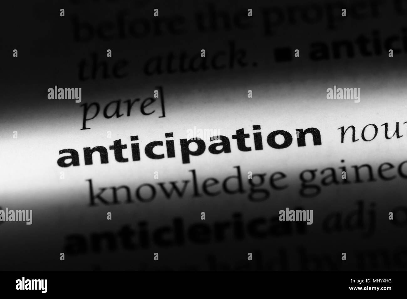 Anticipazione parola in un dizionario. concetto di anticipazione. Foto Stock