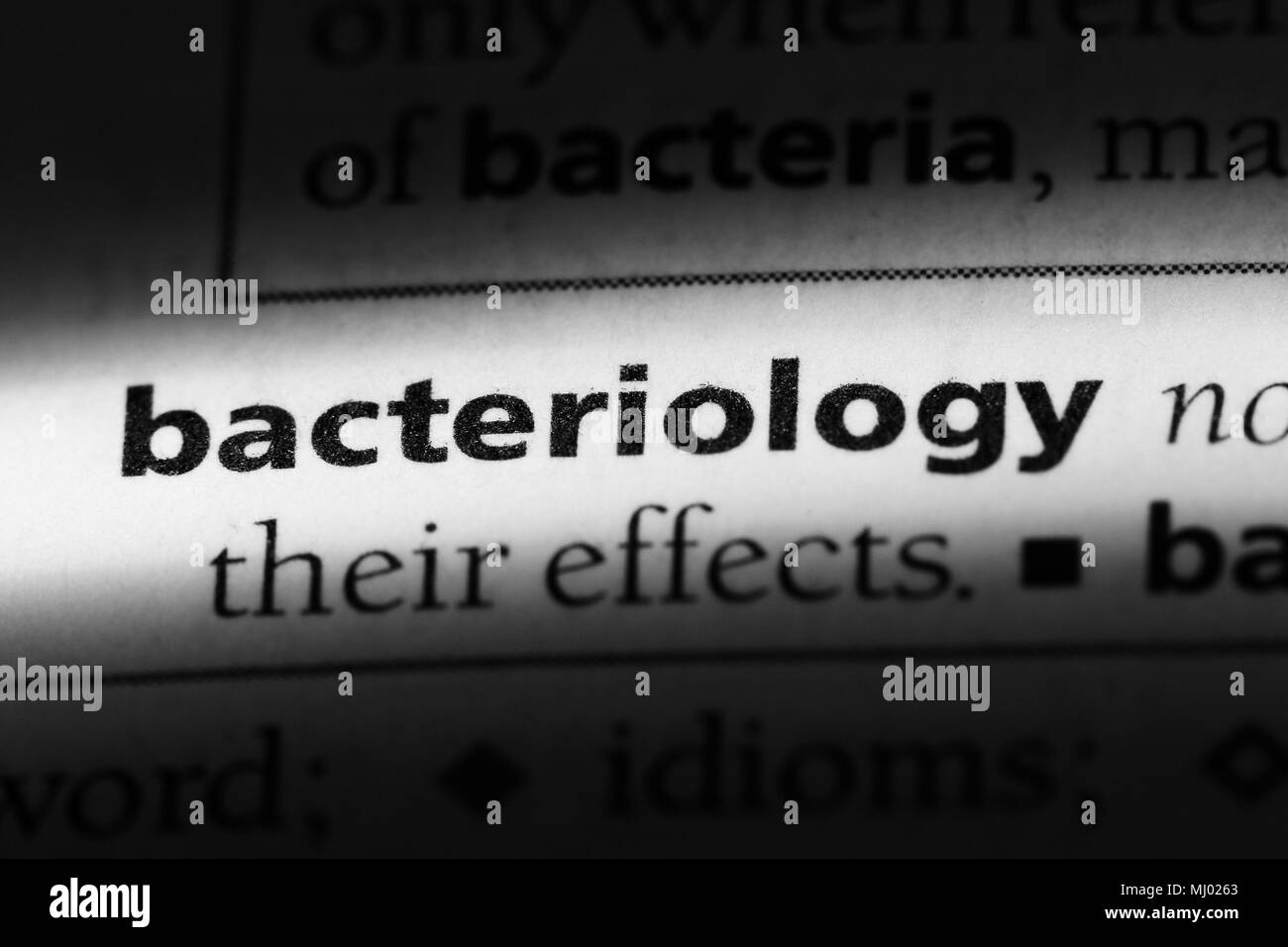 Batteriologia parola in un dizionario. batteriologia concetto. Foto Stock