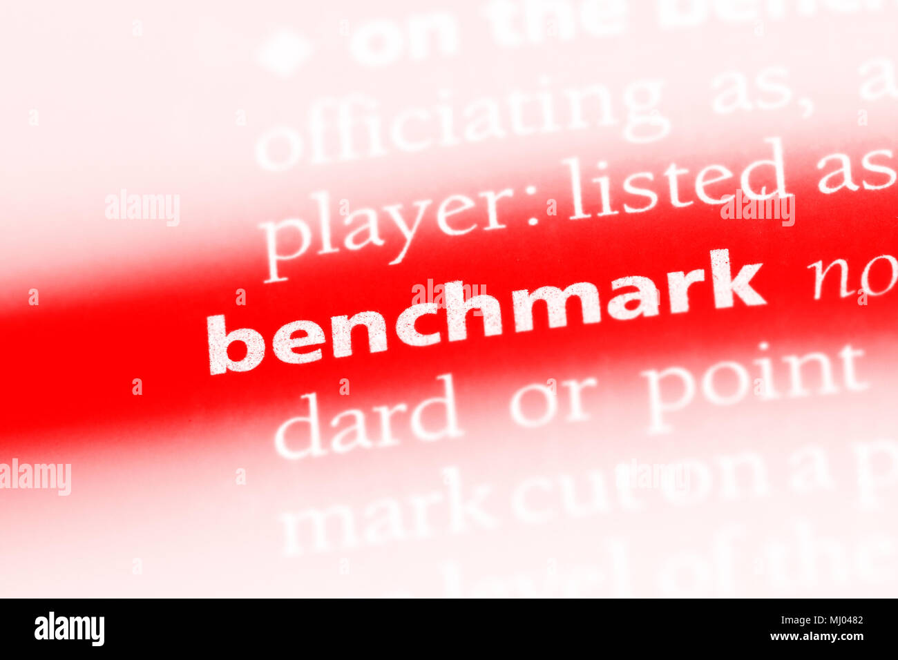 Benchmark parola in un dizionario. concetto di benchmark. Foto Stock