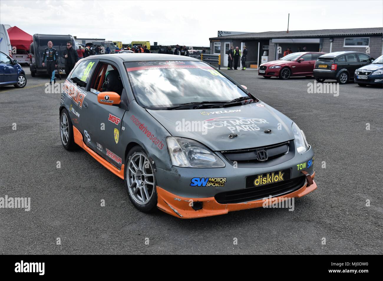 Il 28 aprile 2018, Anglesey / circuito Môn Trac,UK.Bosch Cox Parti Motore Civic Cup. Il Paddock Foto Stock