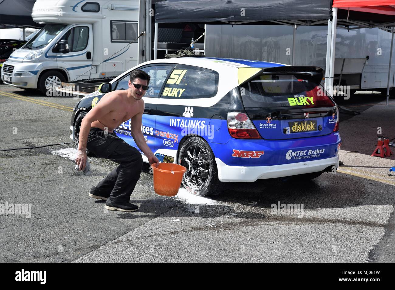 Il 28 aprile 2018, Anglesey / circuito Môn Trac,UK.Bosch Cox Parti Motore Civic Cup. Il Paddock Foto Stock