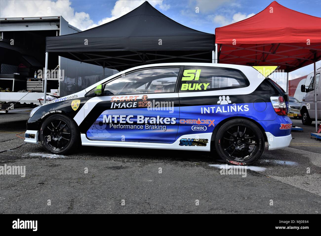 Il 28 aprile 2018, Anglesey / circuito Môn Trac,UK.Bosch Cox Parti Motore Civic Cup. Il Paddock Foto Stock