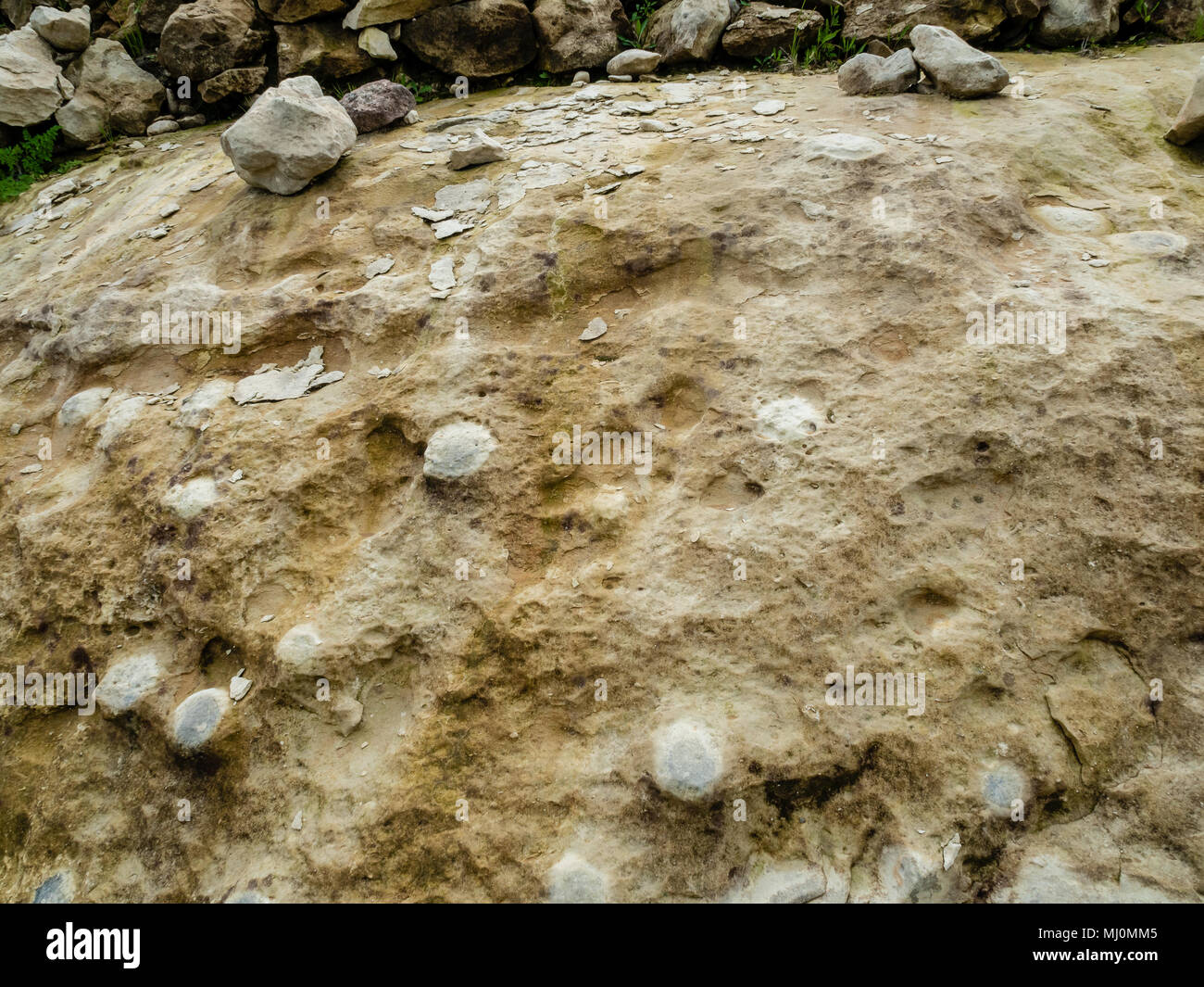Struttura geologica presso il lago di Lago del Temo, l'isola di Sardegna, Italia Foto Stock