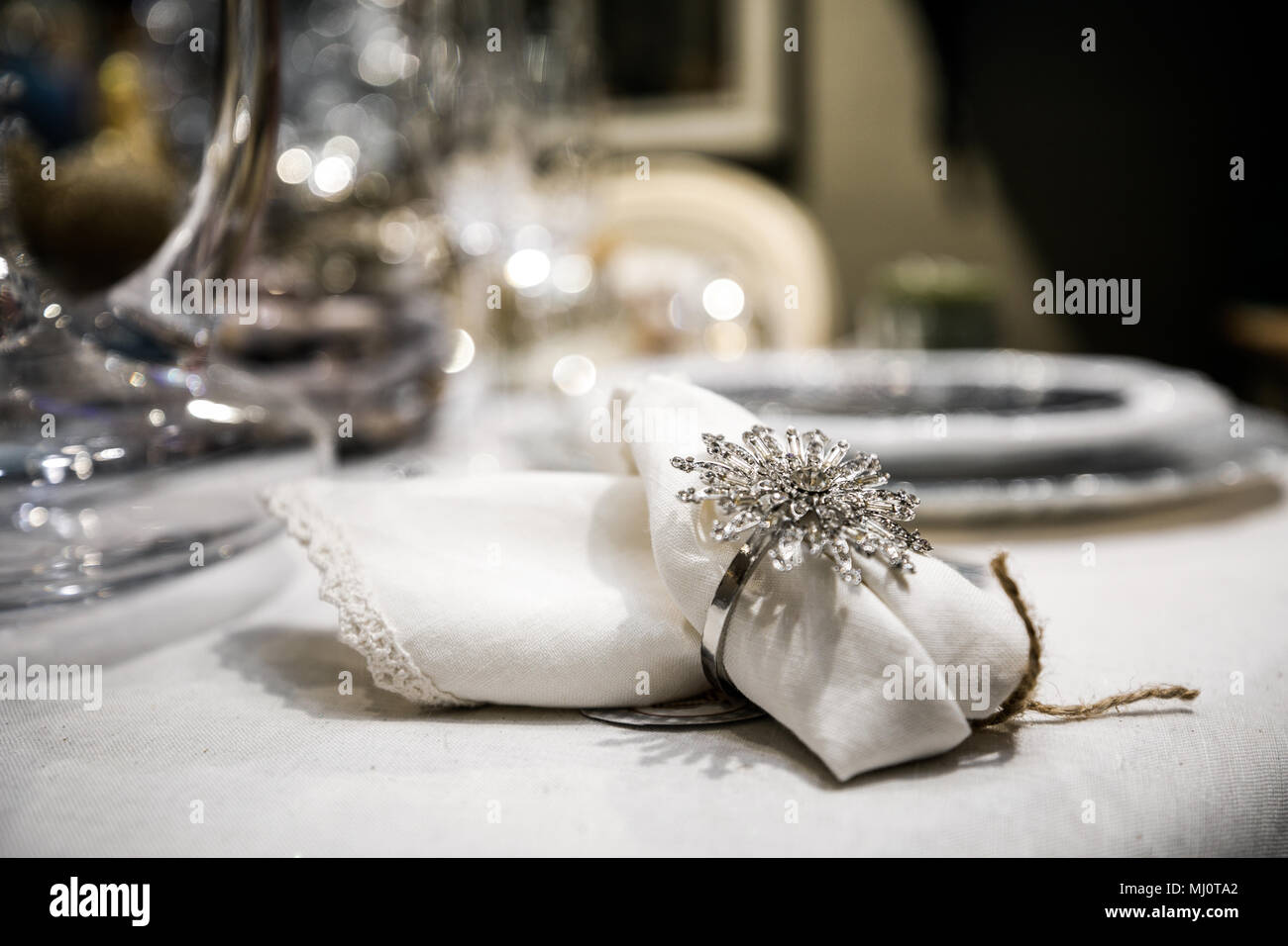 Matrimonio di lusso tabella con il cibo e il decor Foto Stock
