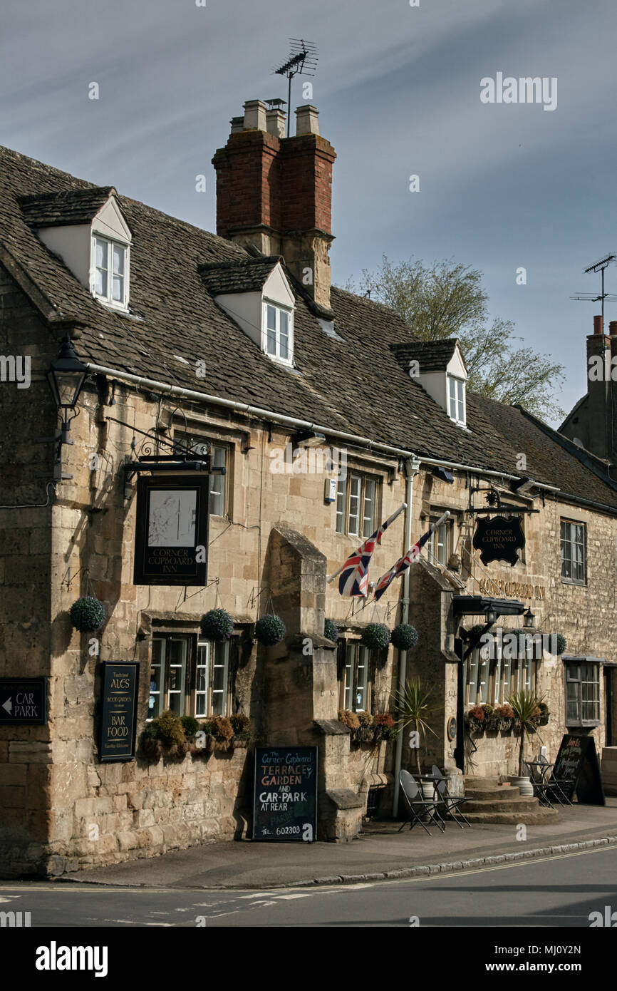 Cotswold stone Inn, pub, ristorante sulla strada alta, Winchcombe, Gloucestershire Foto Stock