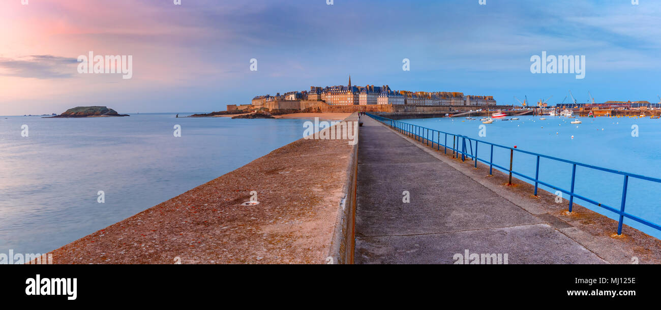 Fortezza Medievale Saint-Malo, Brittany, Francia Foto Stock