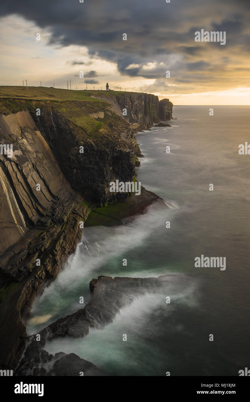 Scogliere a testa ad anello in Irlanda Foto Stock