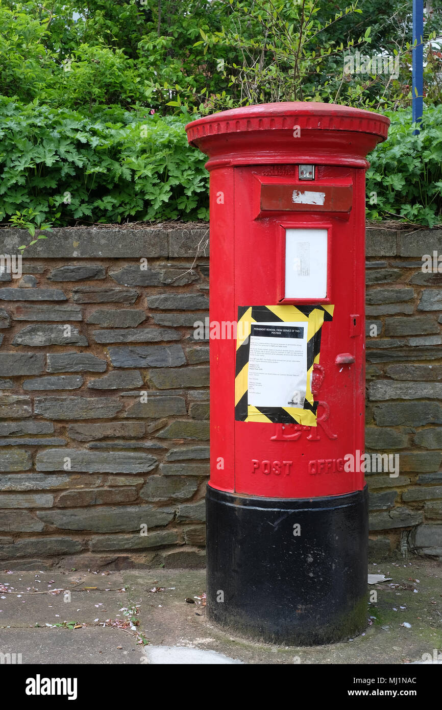 Maggio 2018 - Chiuso il Royal Mail red post box in Exeter, vicino a un sito per la riconversione. Foto Stock