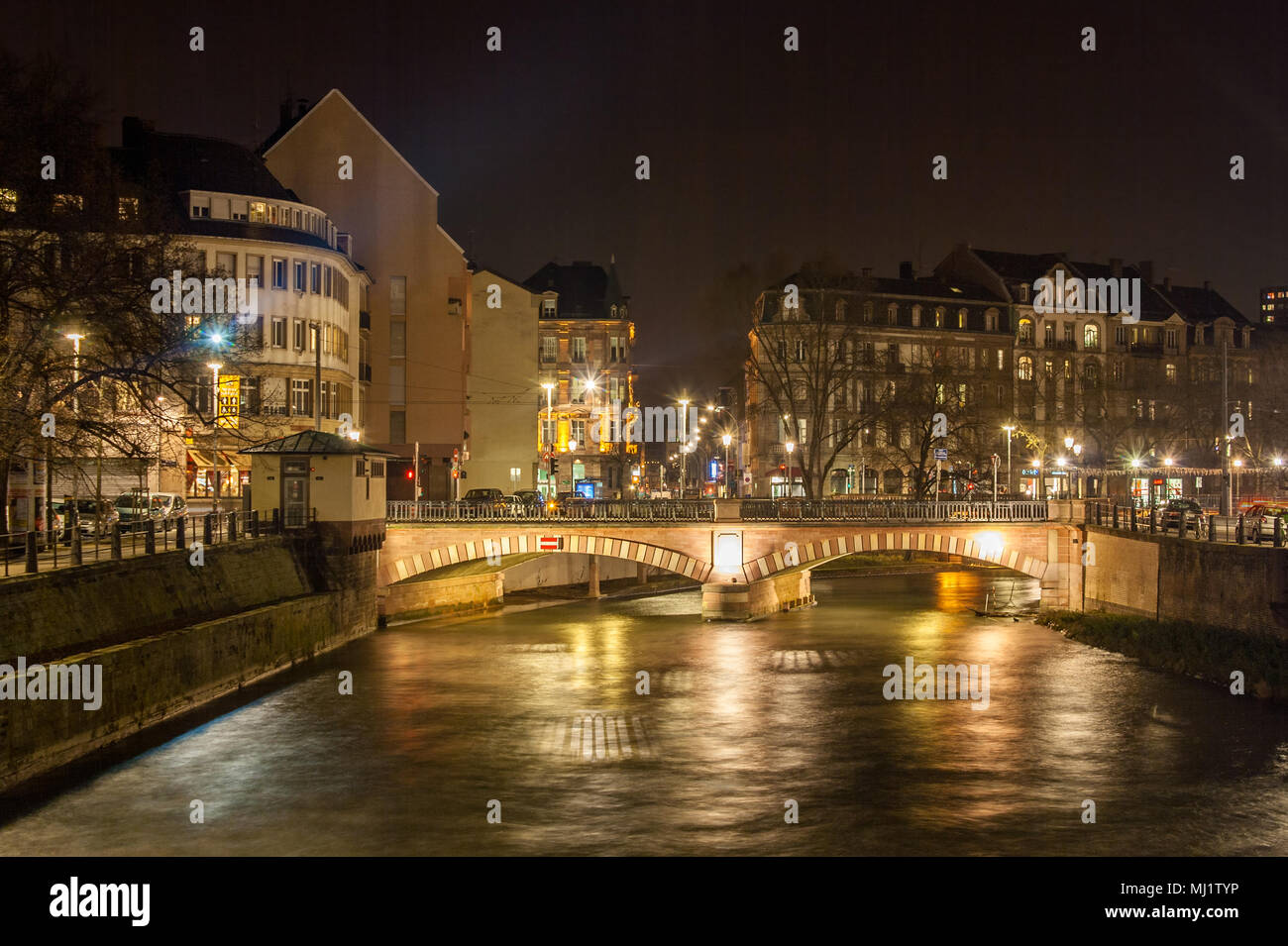 Pont National oltre il fiume Ill a Strasburgo - Alsazia, Francia Foto Stock