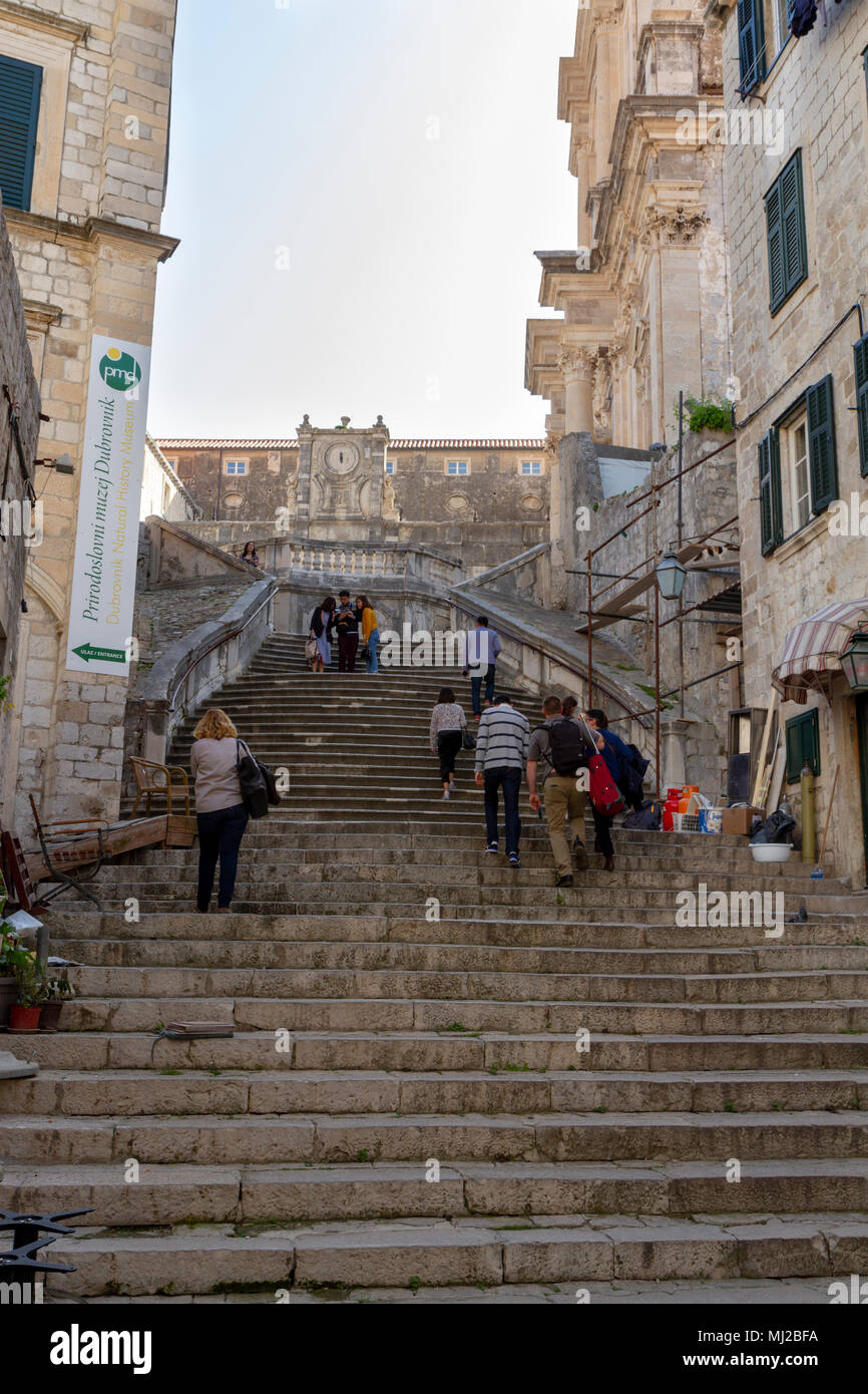 Il Gesuita gradini che portano fino a San Ignazio Chiesa nella Città Vecchia, Dubrovnik, Croazia. Foto Stock