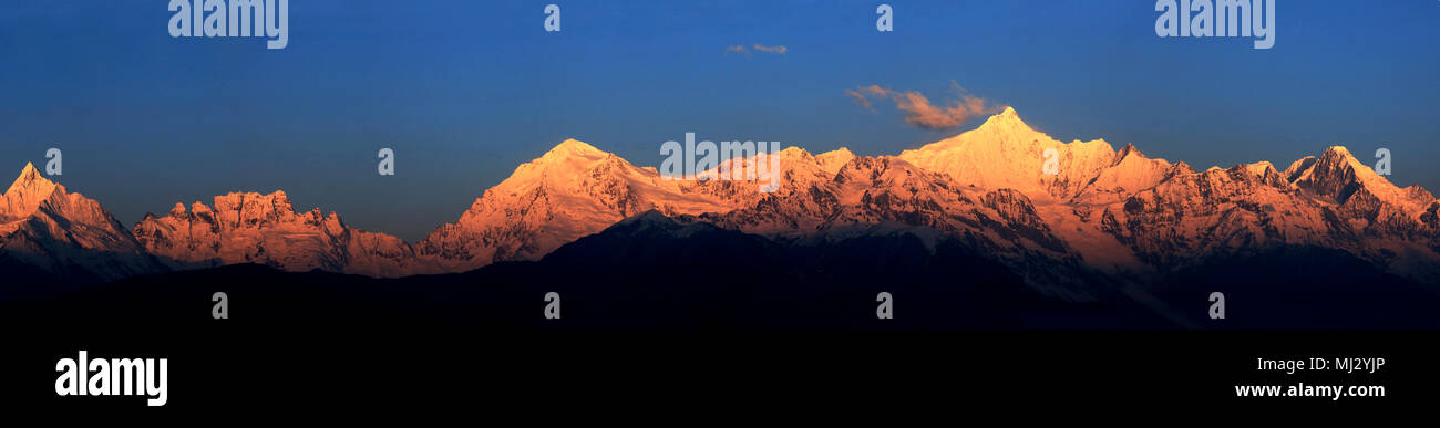 Merry scenario di neve nella provincia di Yunnan Foto Stock
