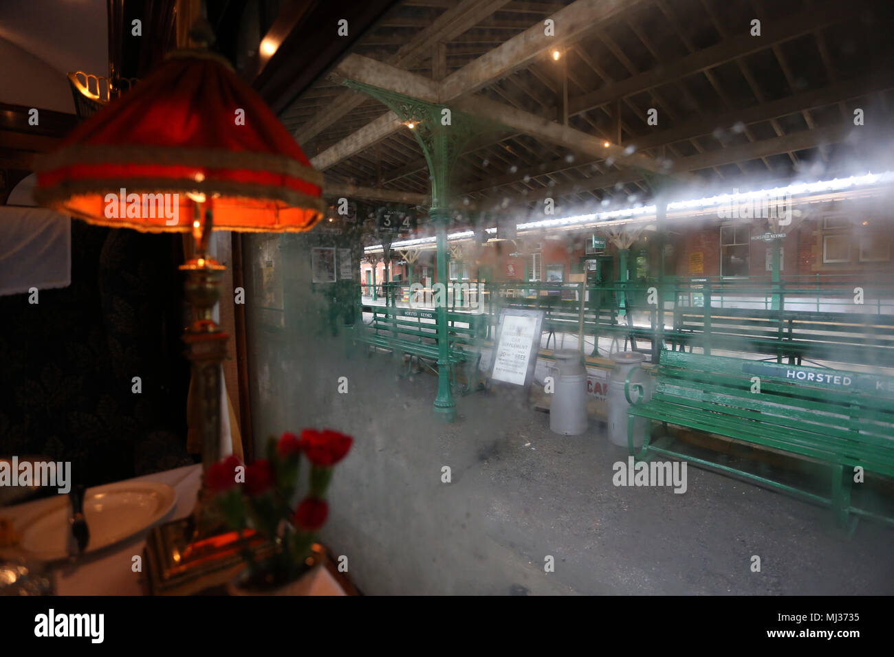 Viste generali della bella ferrovia Bluebell da Sheffield Park a Horsted Keynes, East Sussex, Regno Unito. Foto Stock