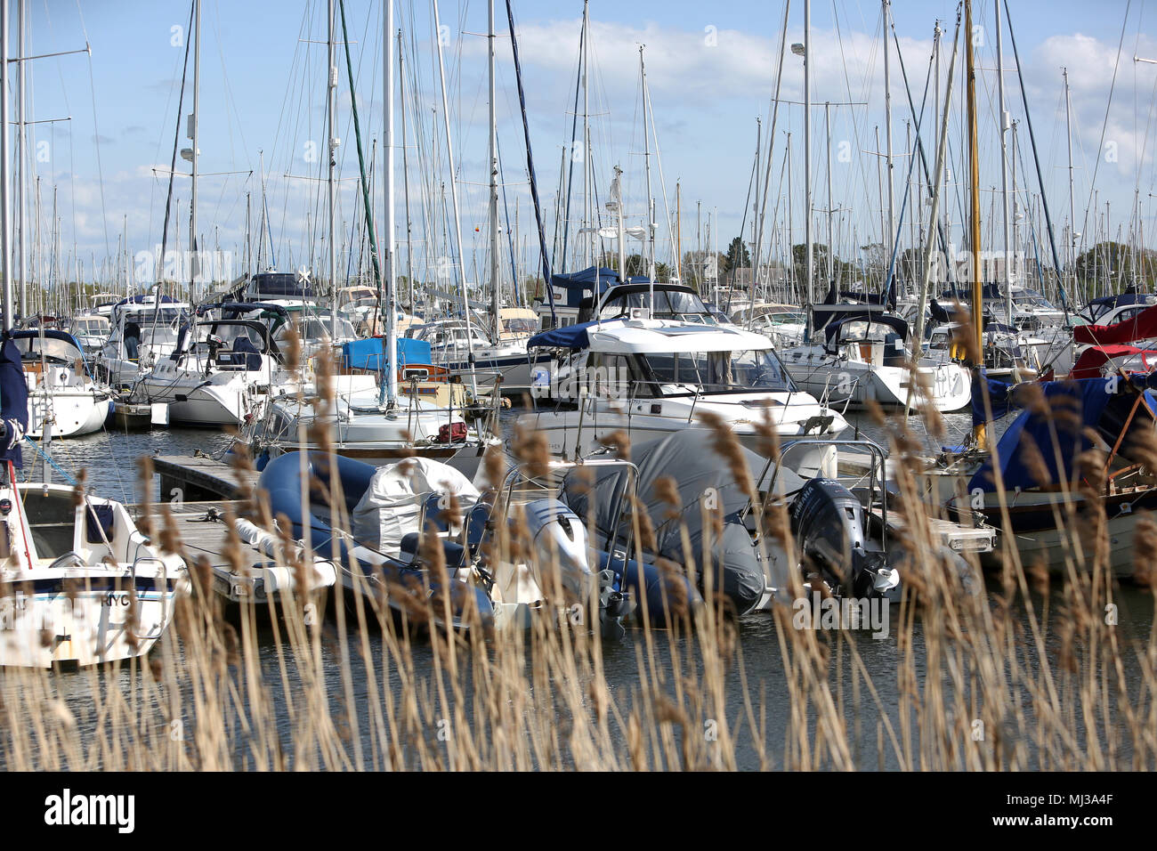 Viste generali di Chichester Harbour nel West Sussex, Regno Unito, gestito da Premier Marinas. Foto Stock