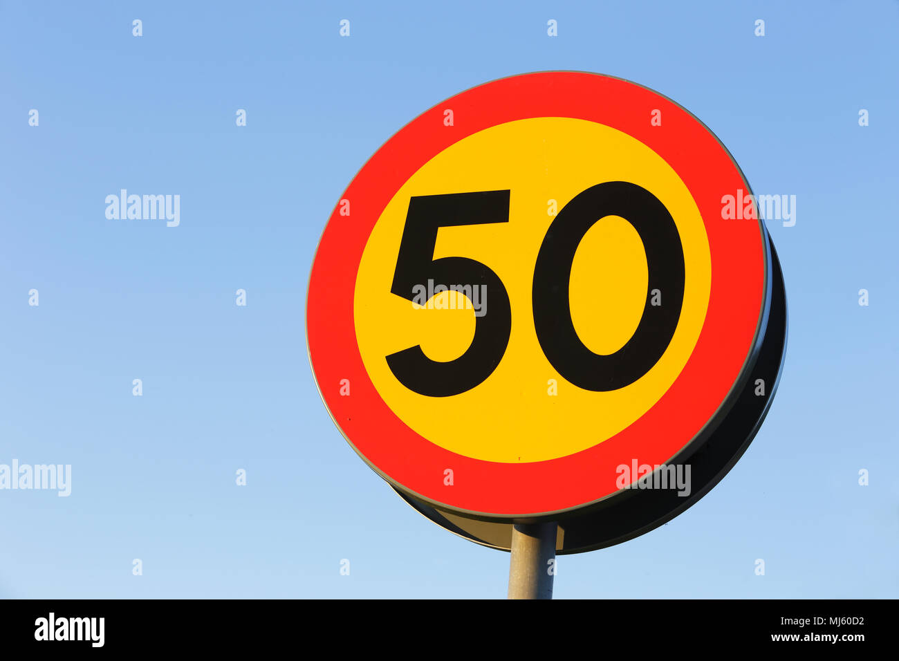 Limite di velocità 50 immagini e fotografie stock ad alta risoluzione -  Alamy