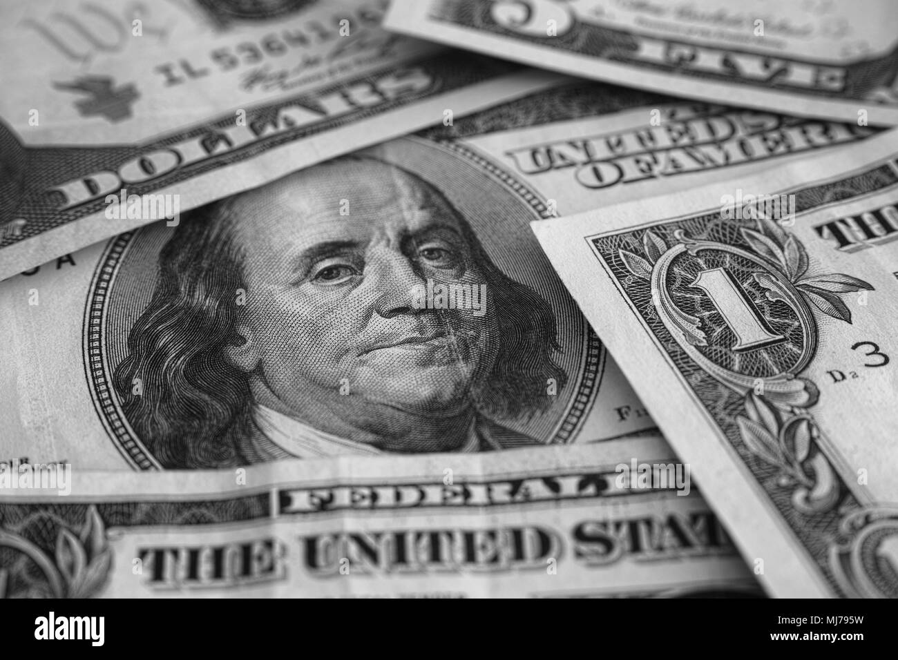 Dollari degli Stati Uniti vicino. In bianco e nero. Foto Stock