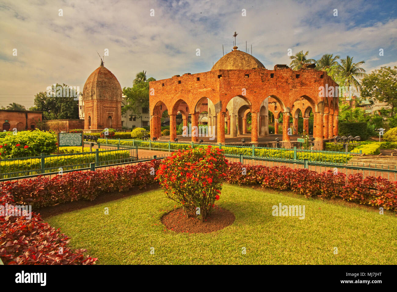 Ras Mancha e Pratapeswar Tempio a Ambika Kalna, West Bengal, India Foto Stock