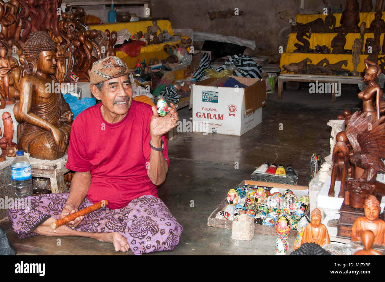 Venditore di souvenir. Bali. Foto Stock