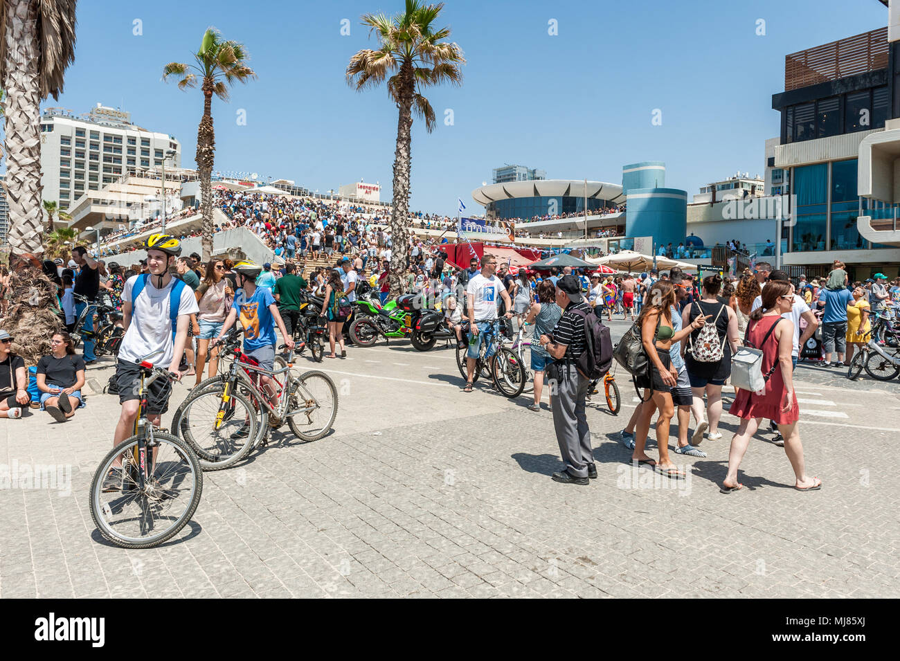 Israele, Tel Aviv-Yafo - 19 Aprile 2018: celebrazione del settantesimo giorno di indipendenza di Israele - Yom haatzmaout - di airshow della forza aerea israeliana Foto Stock