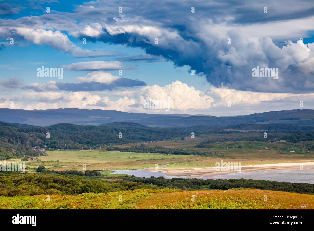 Estate scozzese paesaggio con moody cielo sopra il Loch Stornoway a Knapdale, Argyll and Bute, Scotland, Regno Unito Foto Stock