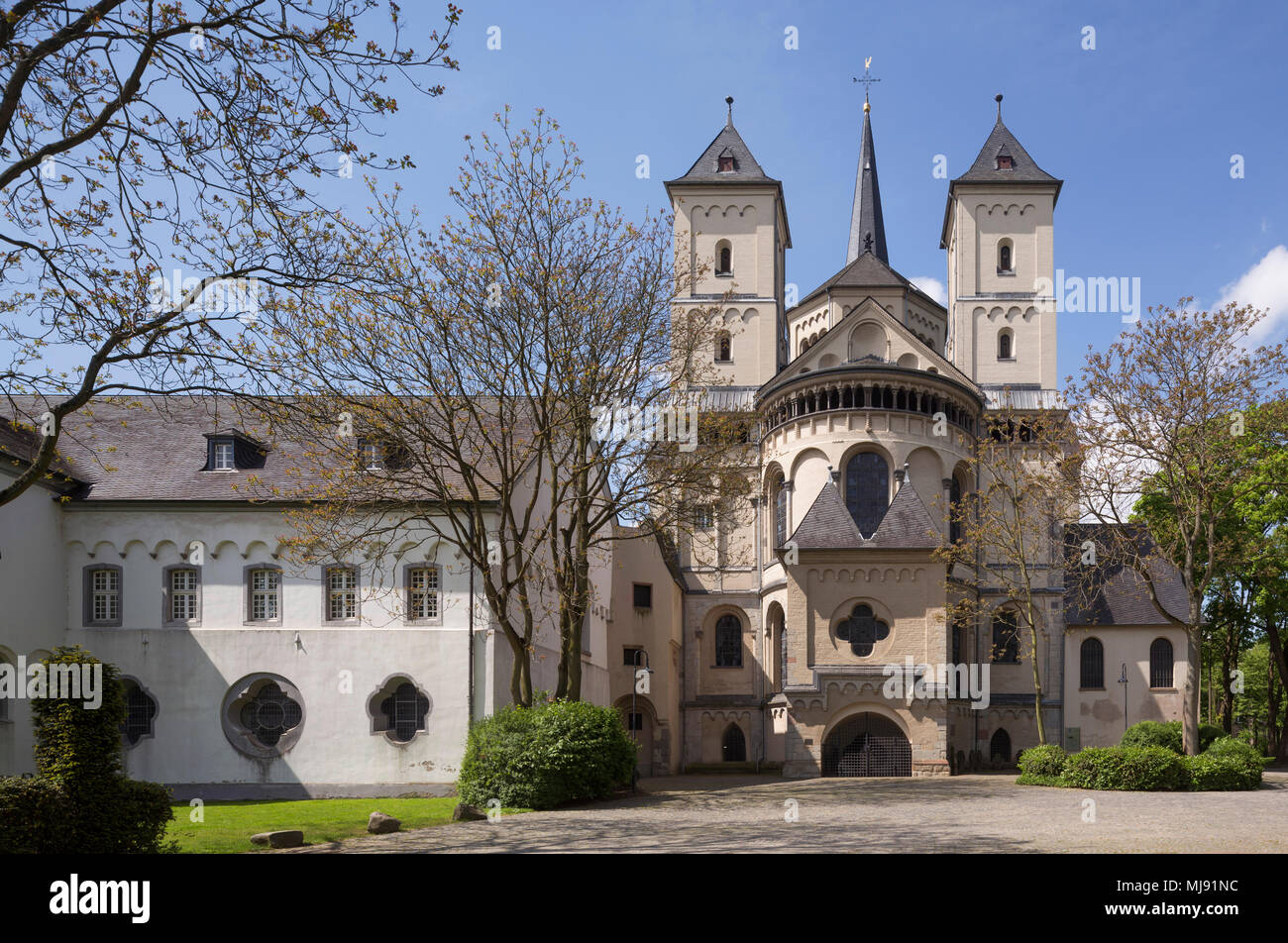 Brauweiler bei Pulheim, Abteikirche San Nicolò, Gesamtanlage, Blick von Osten Foto Stock