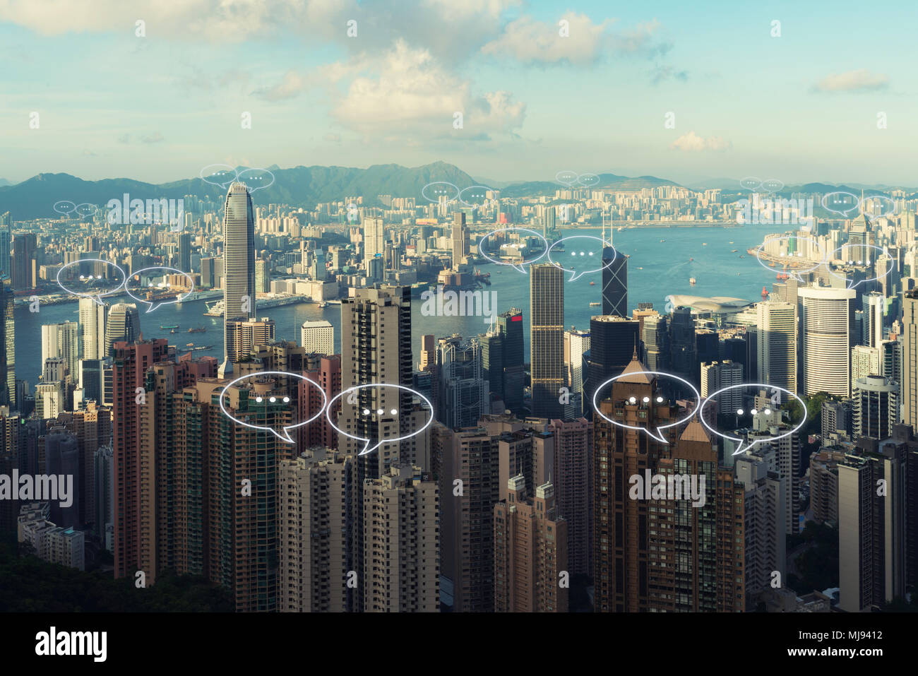 Spazio vuoto per il testo su Hong Kong city e chat di bolla per la comunicazione. Tecnologia e concetto di comunicazione Foto Stock
