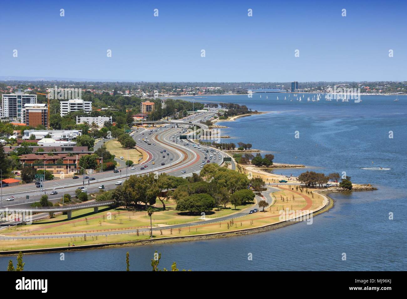 Autostrada Kwinana in South Perth, Australia. Swan River View. Foto Stock