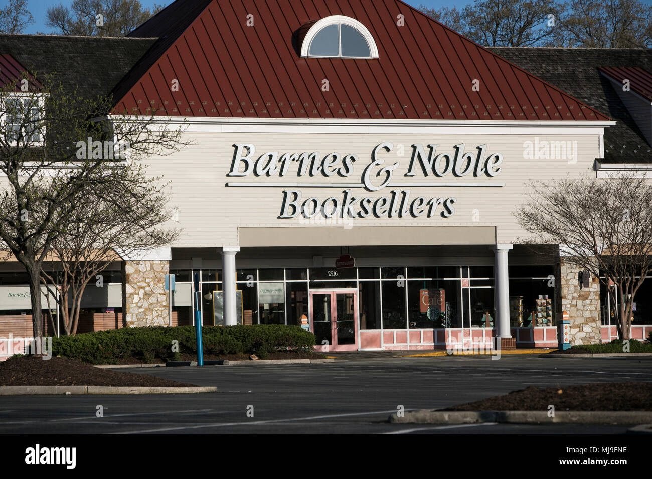 Un segno del logo al di fuori di un Barnes & Noble librai store in Annapolis, Maryland il 29 aprile 2018. Foto Stock