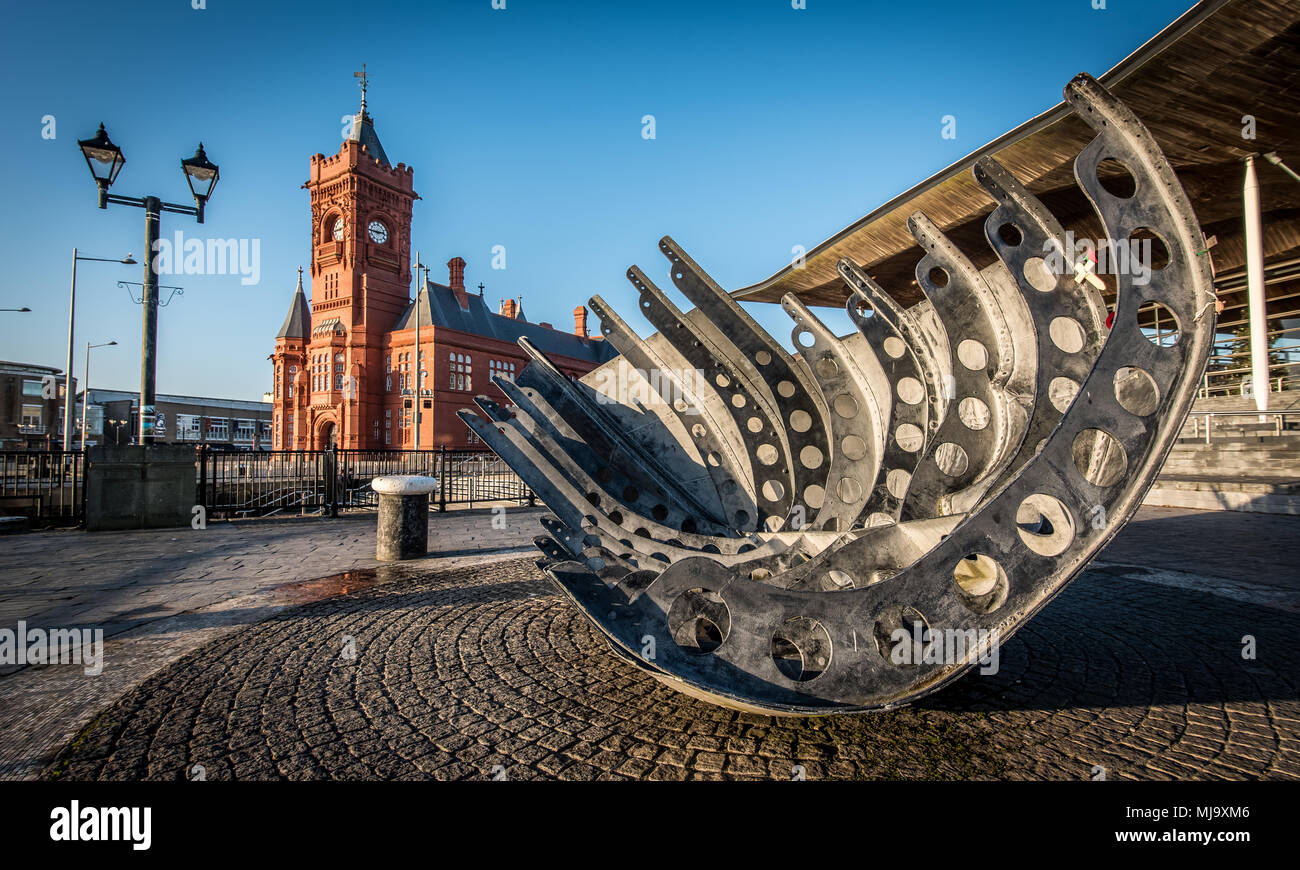 CARDIFF Wales, Regno Unito : 28 Dicembre 2016 : marittimi mercantili' War Memorial nella Baia di Cardiff in Galles con nessuno in scena Foto Stock