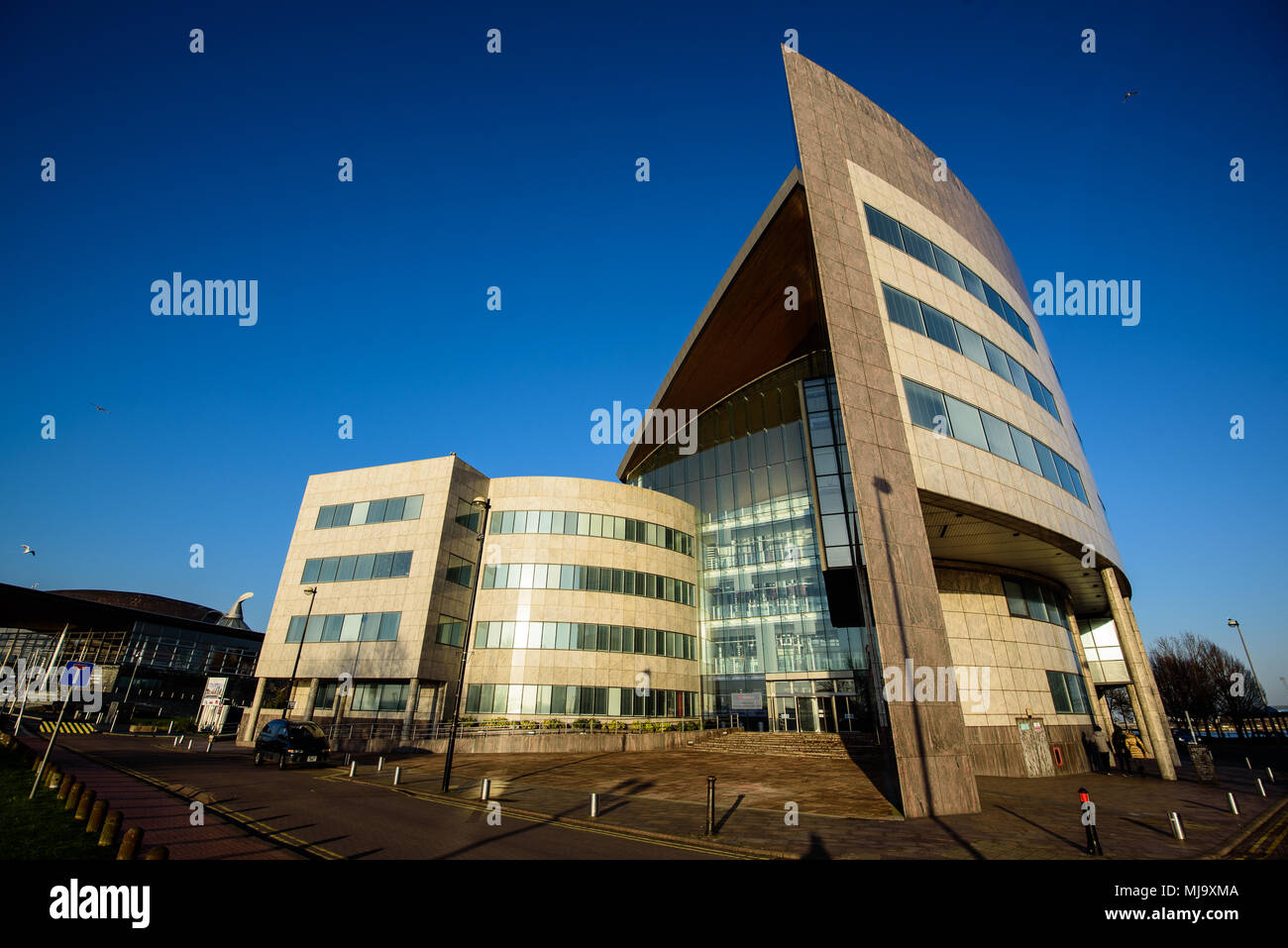 CARDIFF Wales, Regno Unito : 28 Dicembre 2016 : Atradius edificio in Cardiff Bay Foto Stock
