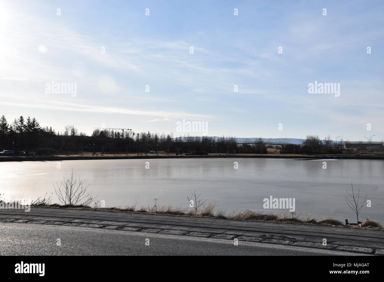 Lago ghiacciato a Reykjavik, Islanda, basse temperature, il congelamento Foto Stock