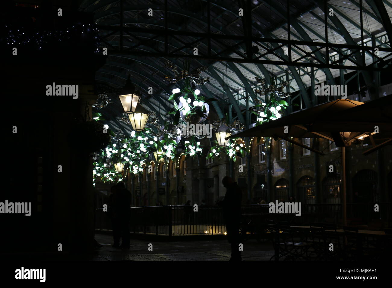 Apple mercato di Covent Garden a Natale Londra ambient shot Foto Stock