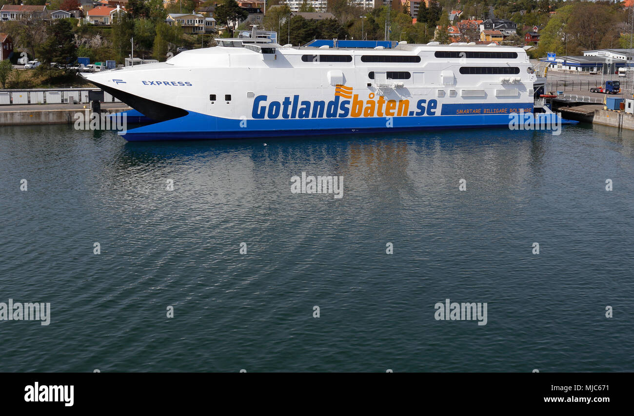 Nynäshamn, Svezia - 12 Maggio 2016: Catamarano HSC Express in servizio per il Gotlandsbaten AB presso il dock in Nynashamn, Foto Stock