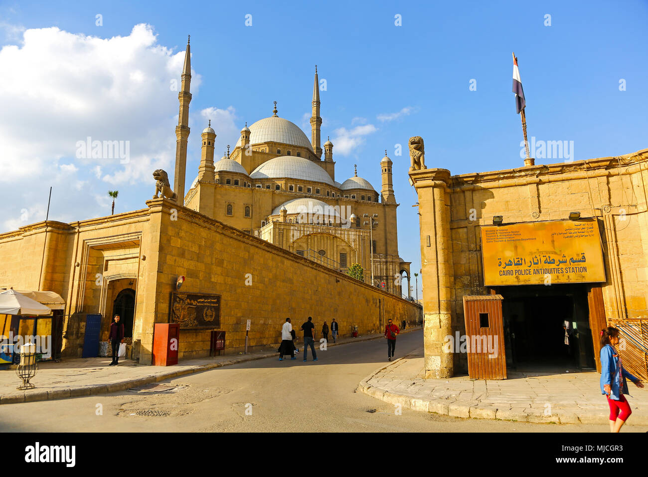 La grande moschea di Muhammad Ali Pasha, o la moschea di alabastro, o Muhammad Ali moschea è situato nella Cittadella del Cairo in Egitto, Nord Africa Foto Stock