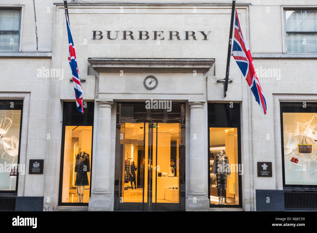 Inghilterra, Londra, New Bond Street, Burberry Store Foto Stock