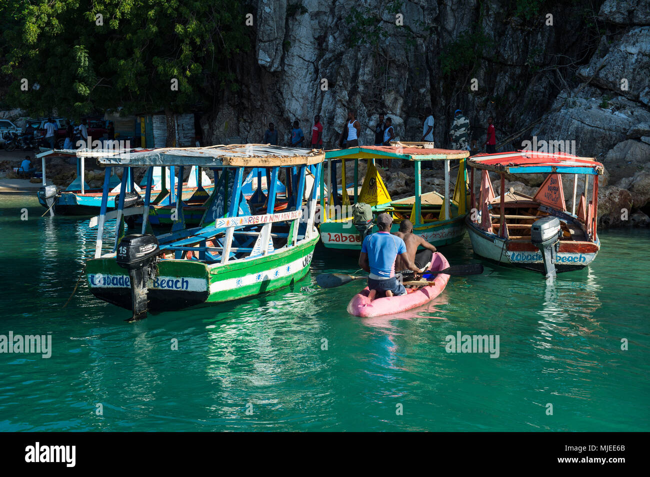 Locali di imbarcazioni turistiche, Labadie, Cap Haitien, Haiti, Caraibi Foto Stock