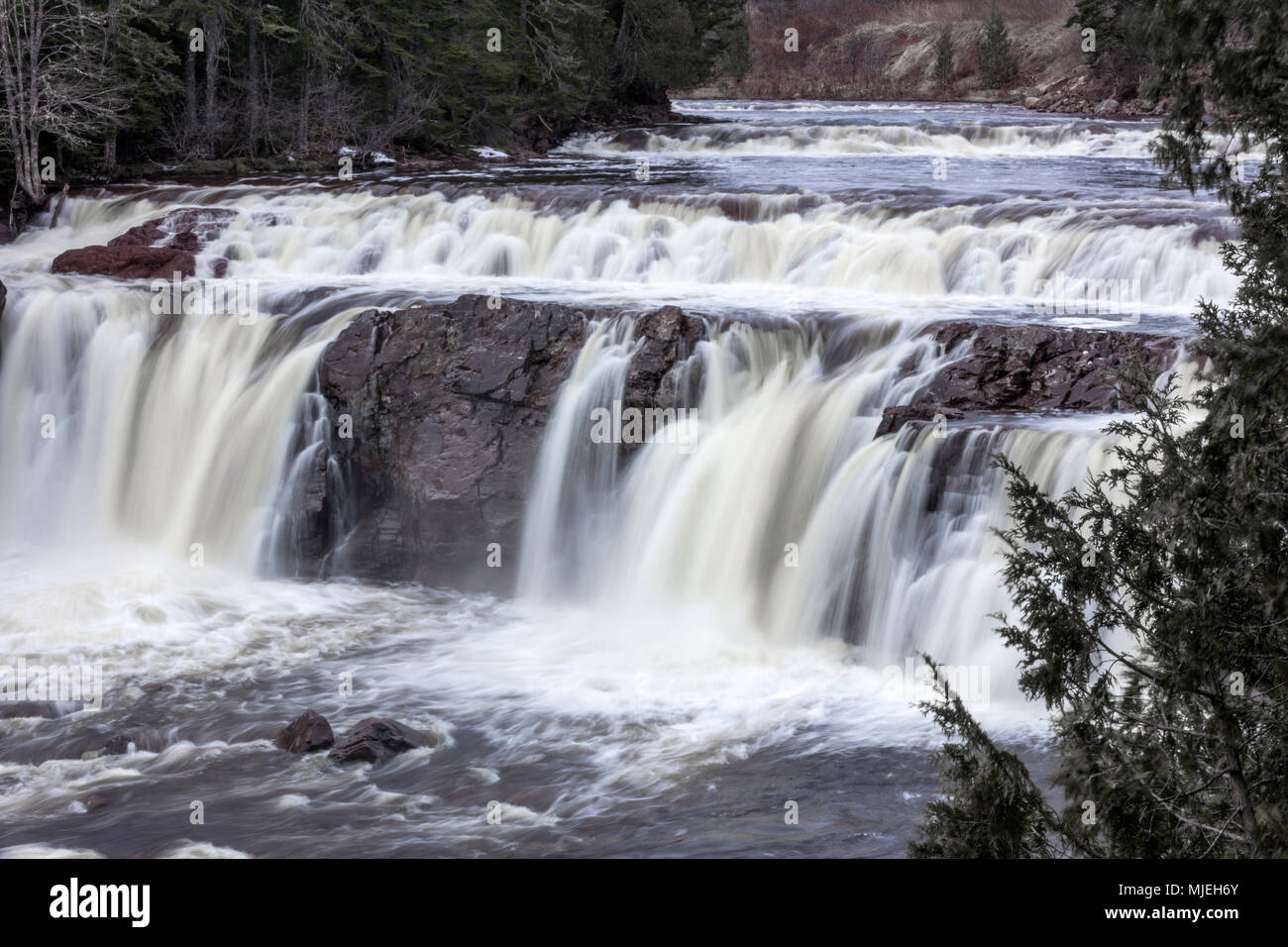 Lepreau Falls, Lepreau, New Brunswick, in pieno flusso come la molla di run-off progredisce. Foto Stock