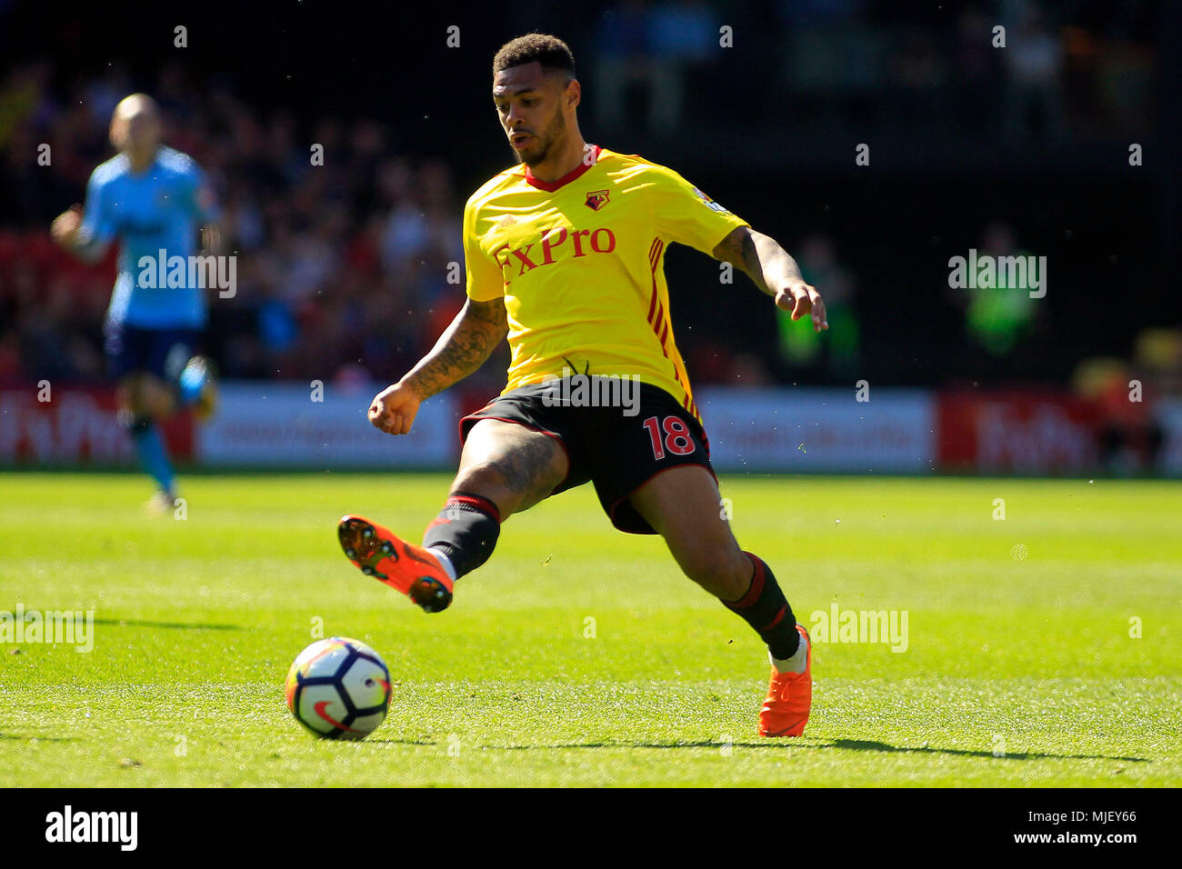 Londra, Regno Unito. Il 5 maggio, 2018. Andre grigio di Watford in azione. Premier League, Watford v Newcastle United a Vicarage Road a Watford, Londra sabato 5 maggio 2018. Questa immagine può essere utilizzata solo per scopi editoriali. Solo uso editoriale, è richiesta una licenza per uso commerciale. Nessun uso in scommesse, giochi o un singolo giocatore/club/league pubblicazioni. pic da Steffan BowenAndrew Orchard fotografia sportiva/Alamy Live news Foto Stock