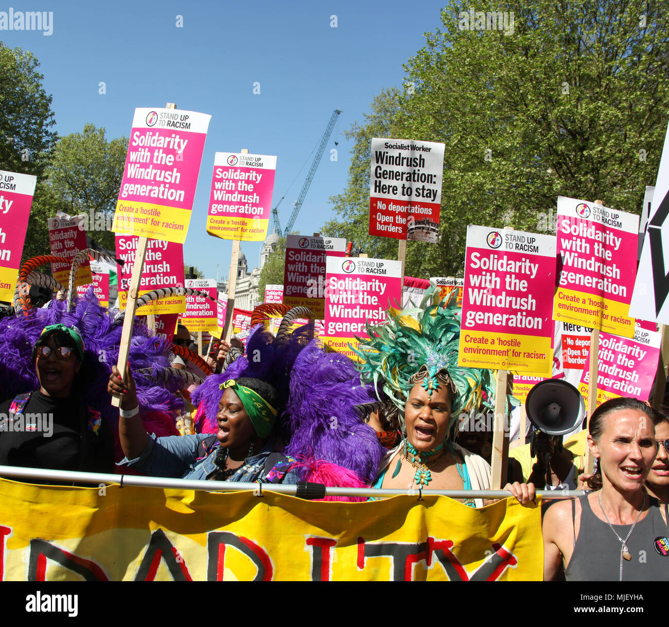 Londra, Regno Unito. Il 5 maggio, 2018. Windrush sostenitori marzo attraverso Londra Credito: Alex Cavendish/Alamy Live News Foto Stock