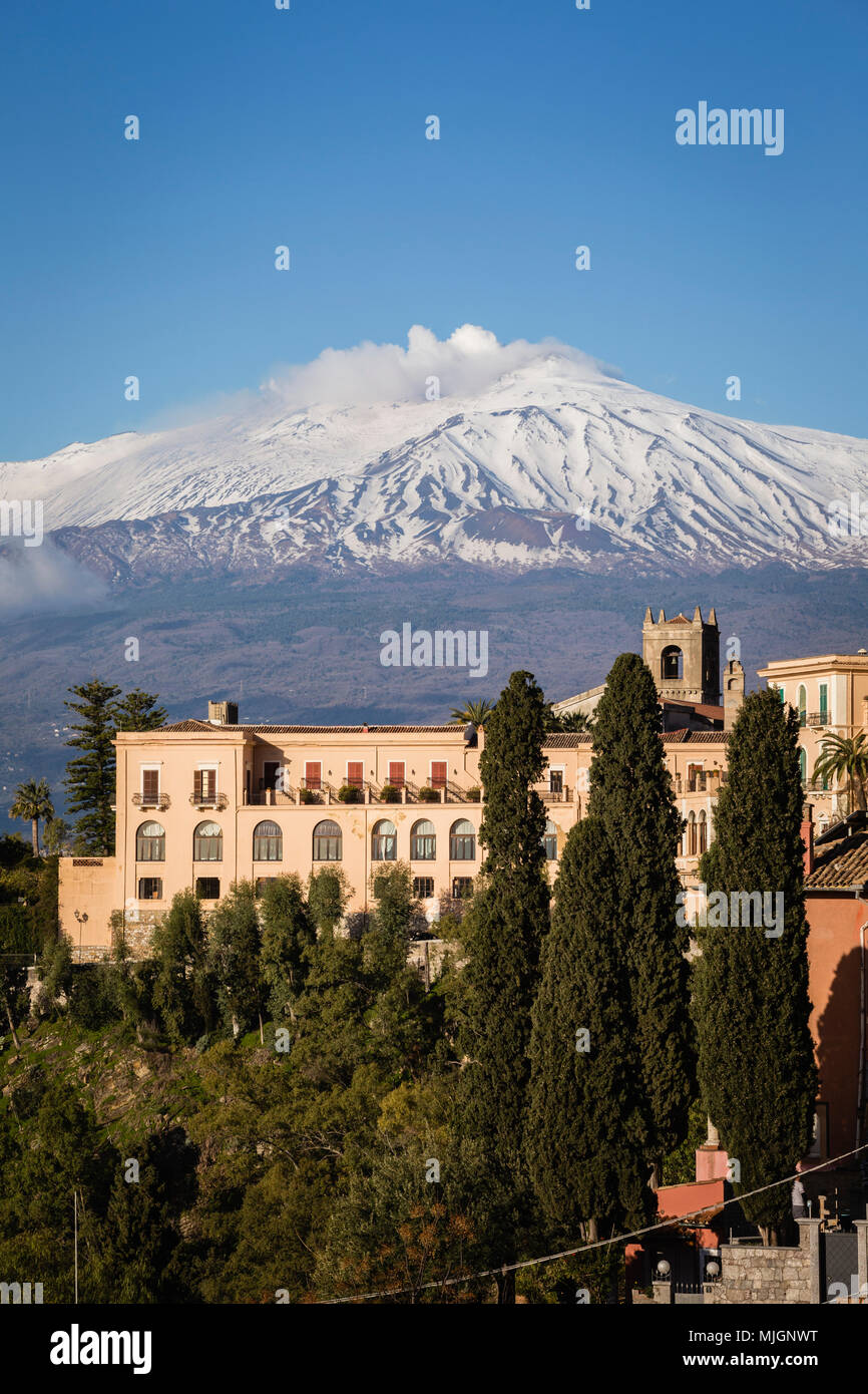 San Domenico Palace Hotel di Taormina con l'Etna, Sicilia. Foto Stock
