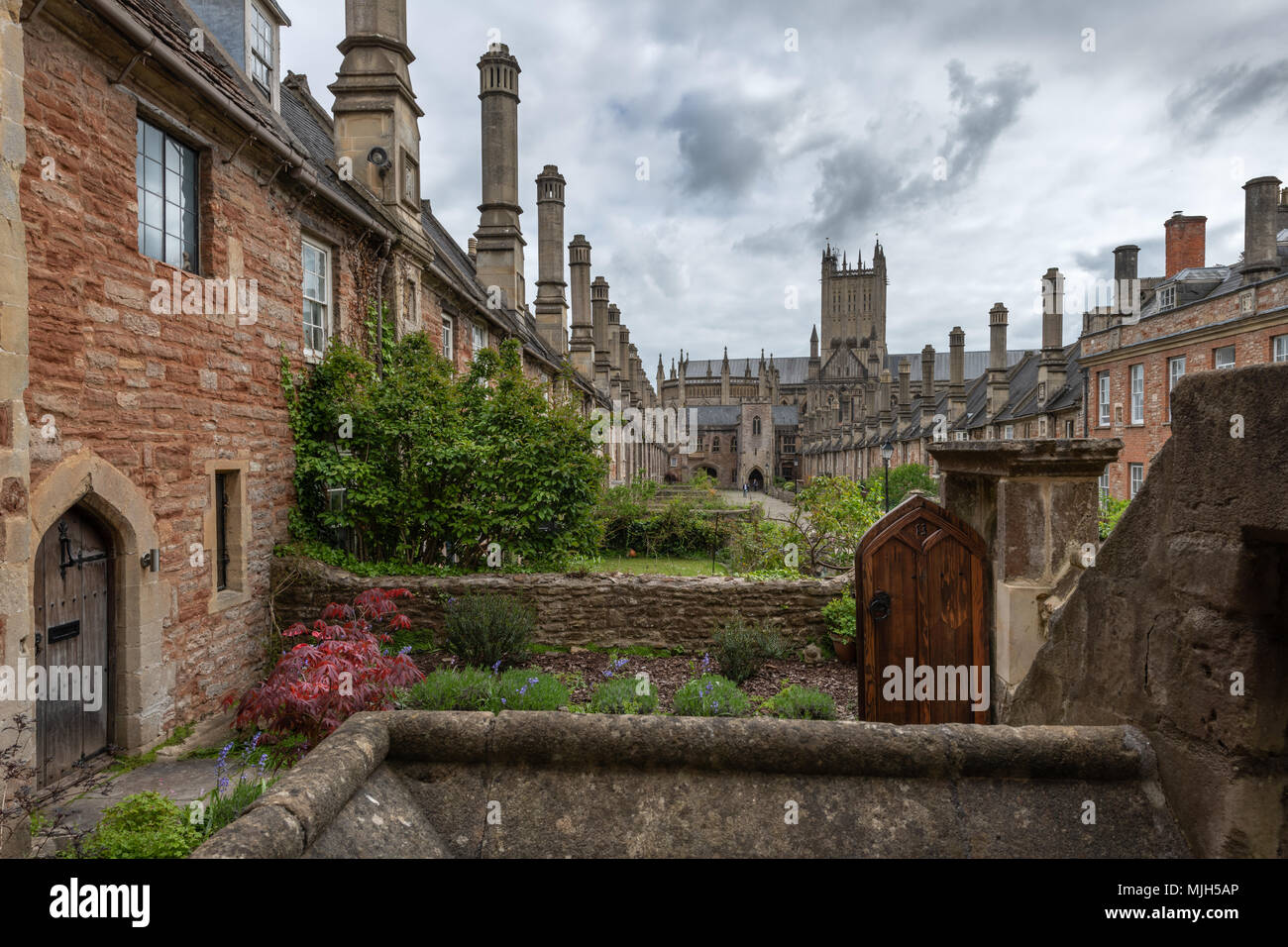 Vicari' vicino a Wells Somerset, vista guardando verso la catena di gate, è sostenuto di essere la più antica puramente strada residenziale con edifici originali Foto Stock