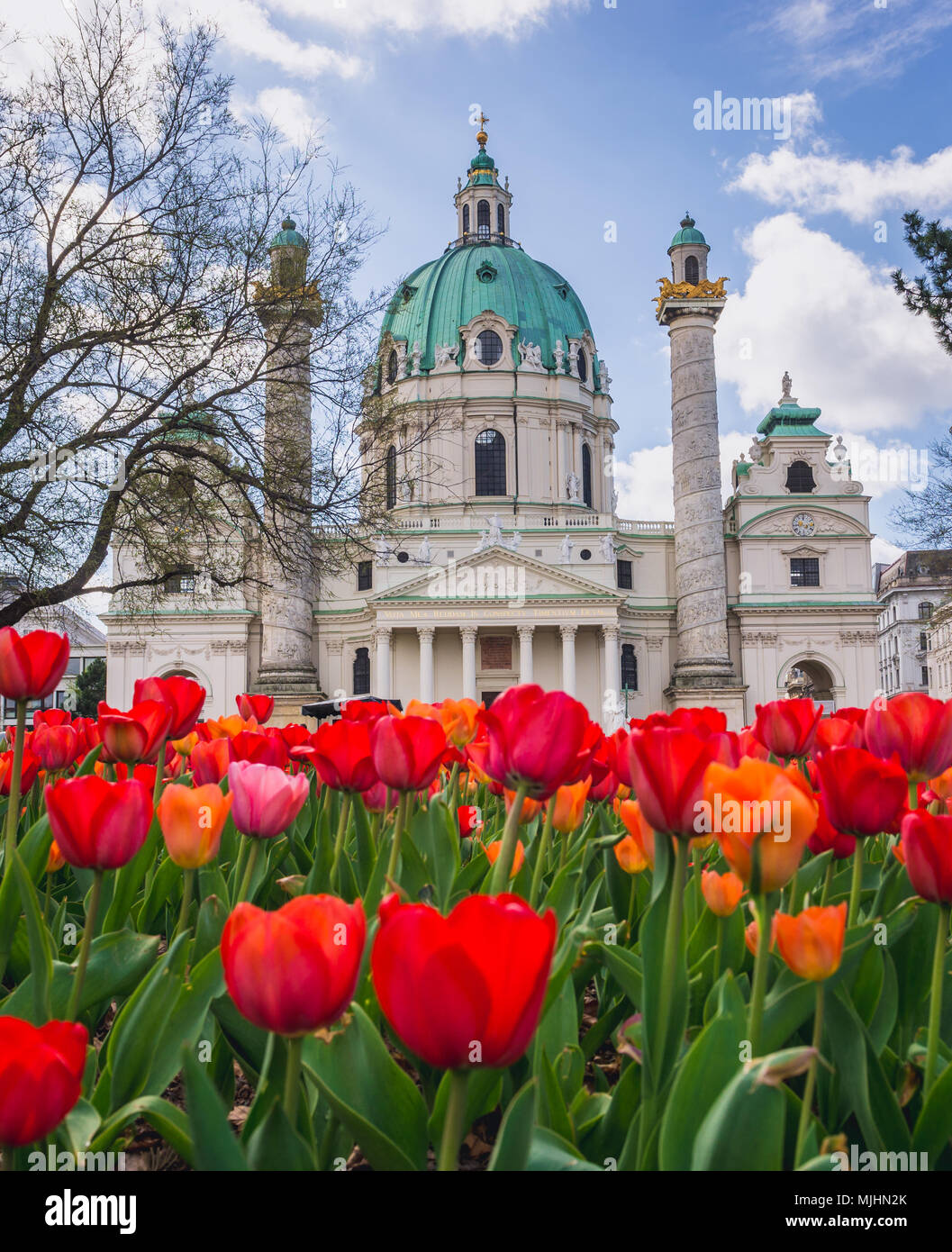 Così chiamato Karlskirche - Chiesa di San Carlo Borromeo a Vienna, in Austria Foto Stock