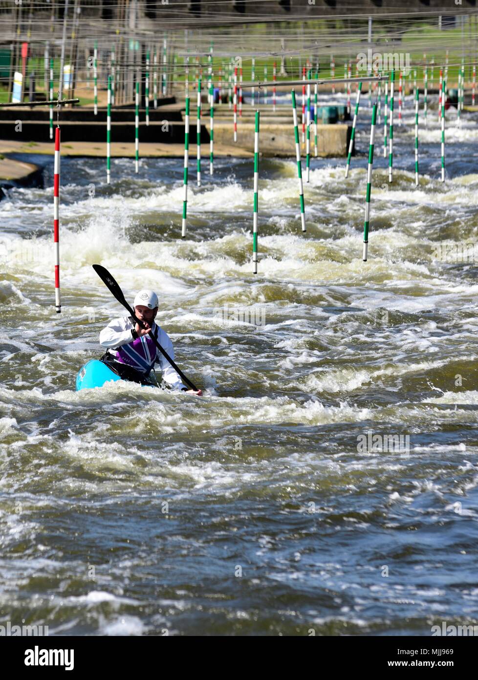 White water rafting National Watersports Centre Holme Pierrepont Nottingham England Regno Unito Foto Stock