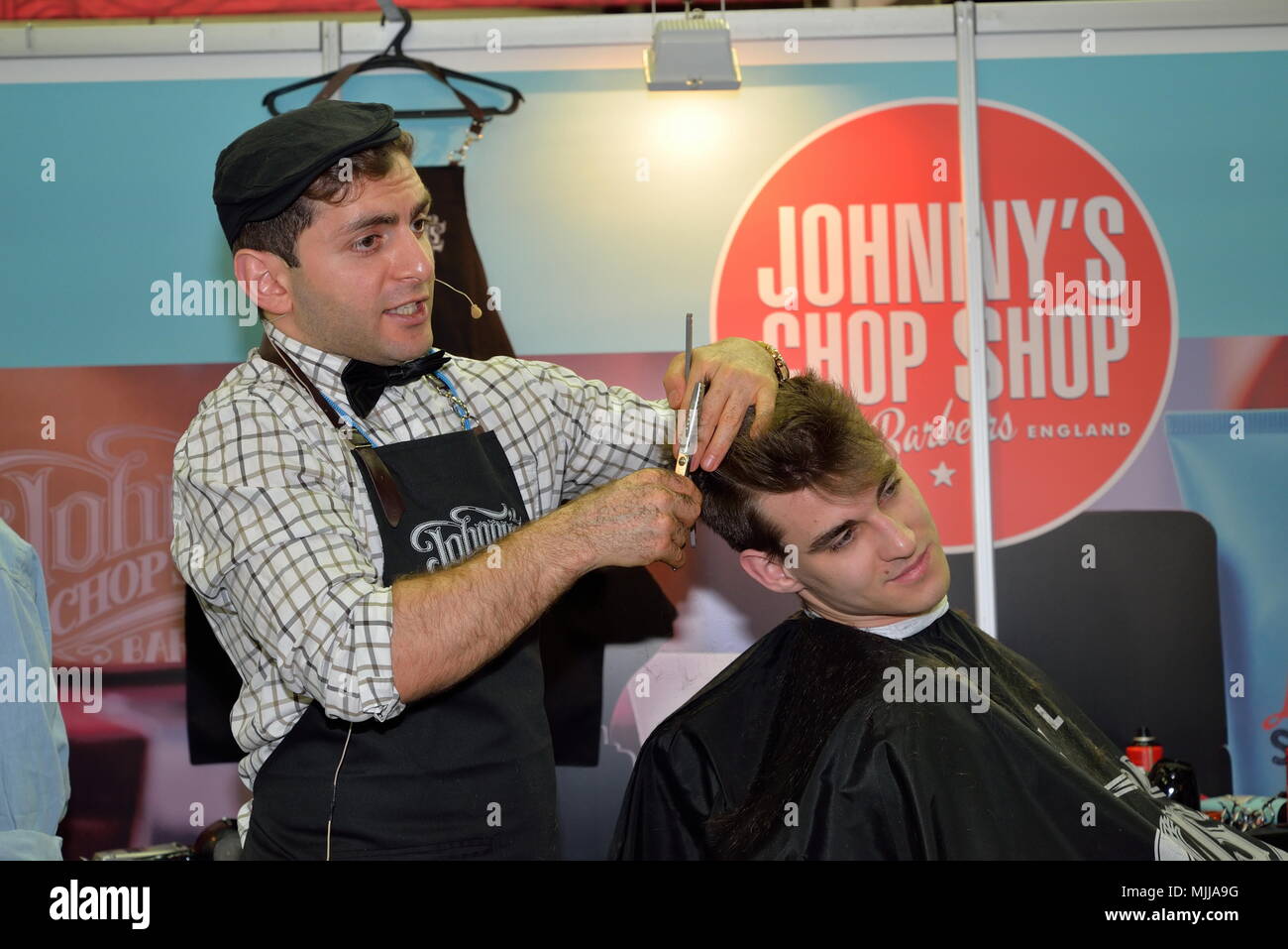 ST.PETERSBURG, Russia - 23 febbraio 2018: Master class hair stylist Johnny's Chop Shop al festival di bellezza Nevskie Berega a San Pietroburgo Foto Stock