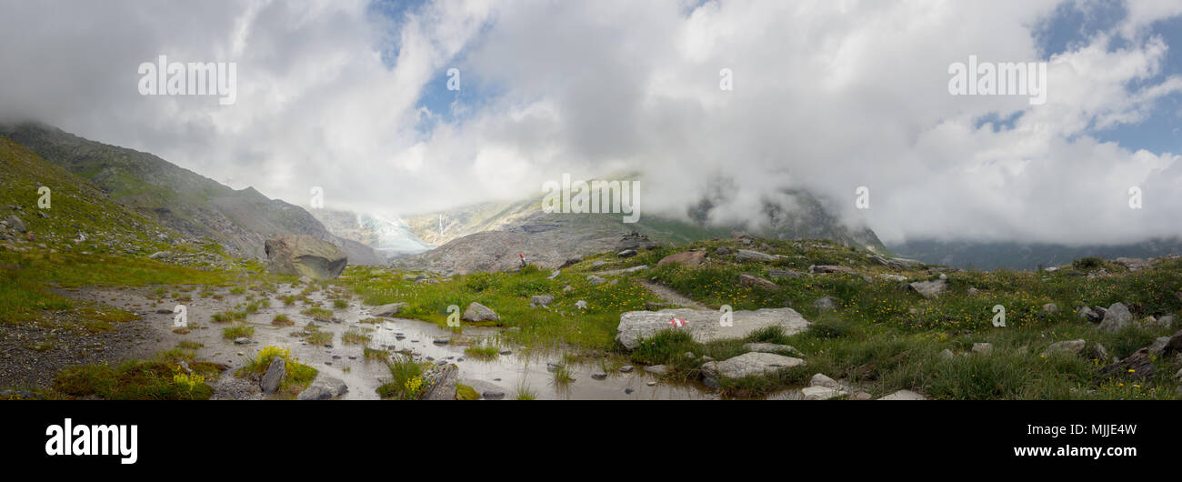 Sentiero escursionistico panorama per il Ghiacciaio Schlatenkees, parte del Venediger montagne, a Innergschloess, in Alti Tauri Parco Nazionale. Foto Stock